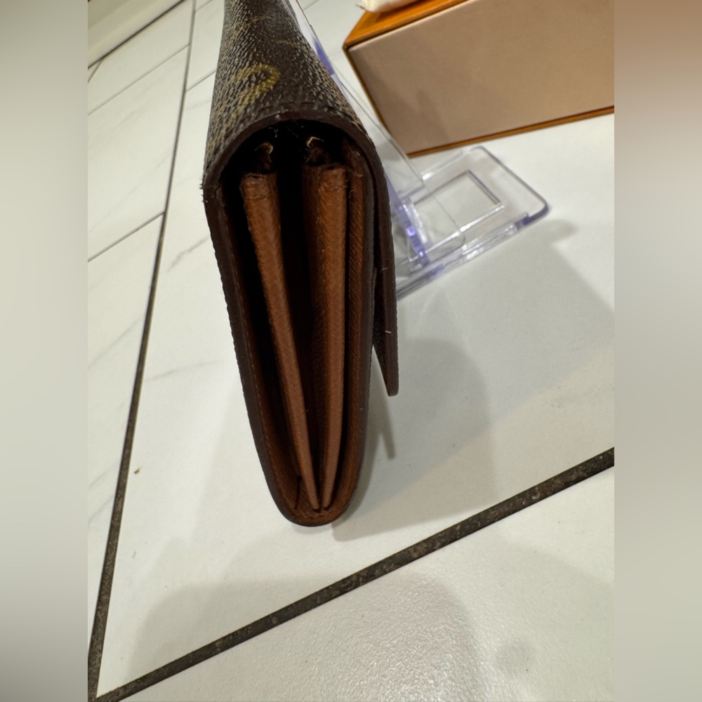 Louis Vuitton Brown Monogram Sarah Wallet-Authentic-Comes with COA, box-dust bag - Picture 4 of 12